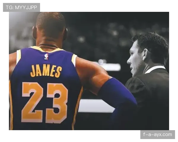 戴维斯边路配合 戴维斯边路配合